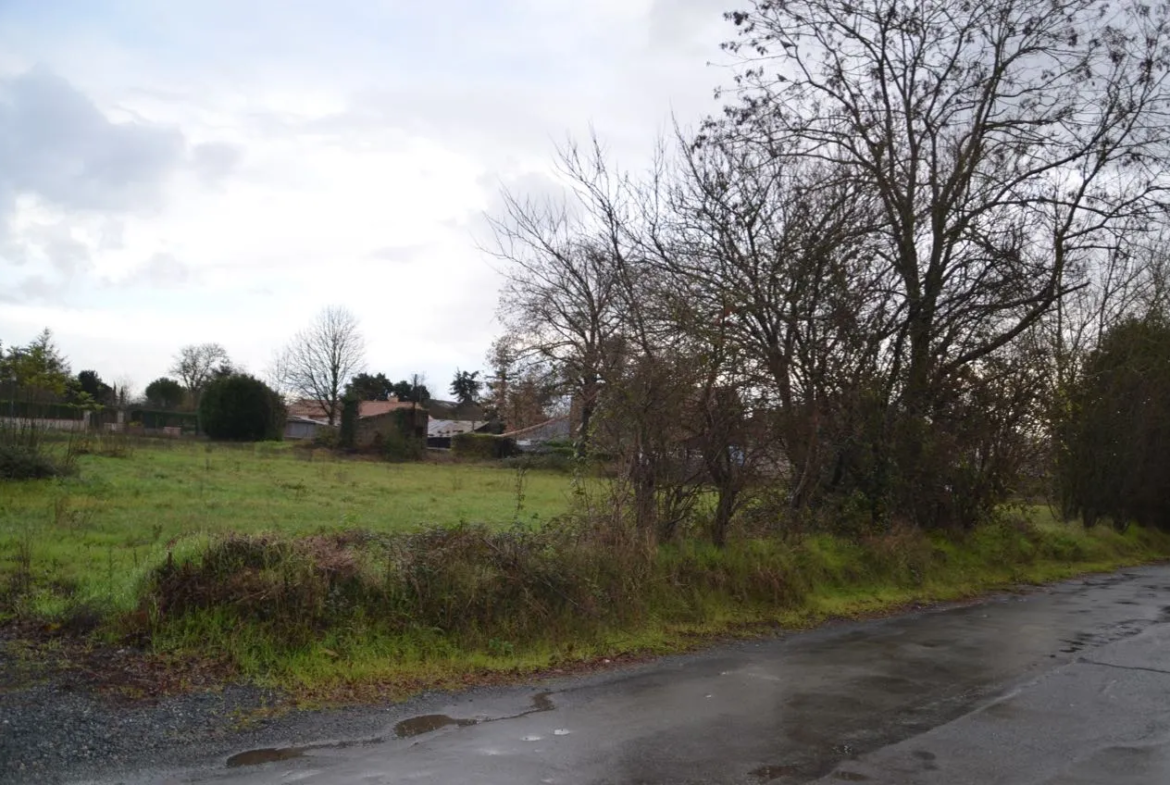 Terrain à bâtir à Sainte Hermine - 604 m² près du supermarché 