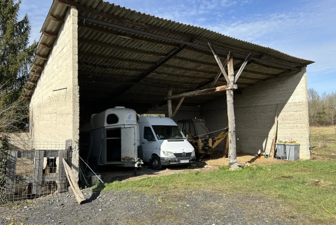 Maison 4 pièces de 110m² avec terrain et dépendances à Puy-Guillaume 