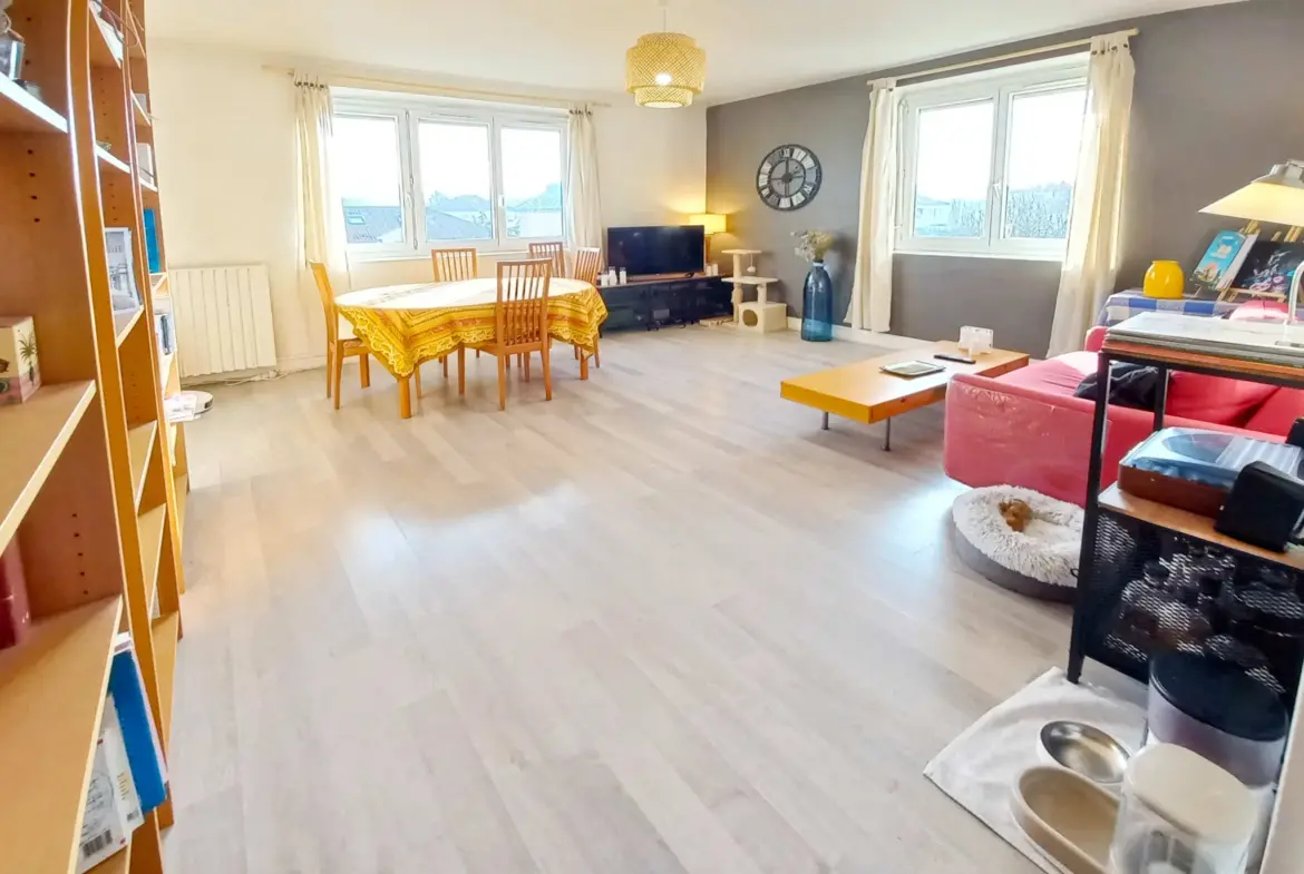 Appartement F2 spacieux à vendre à Créteil 