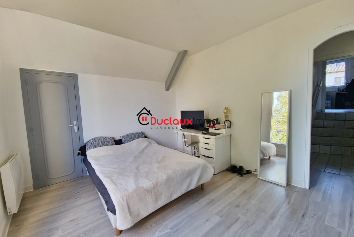 Maison de ville 135 m² à Aurillac, secteur gare 