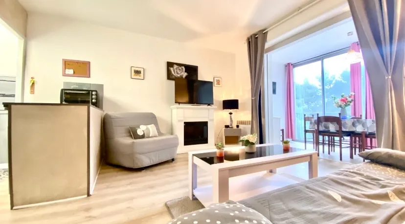 Studio rénové de 28 m² à vendre à BANDOL avec ascenseur 