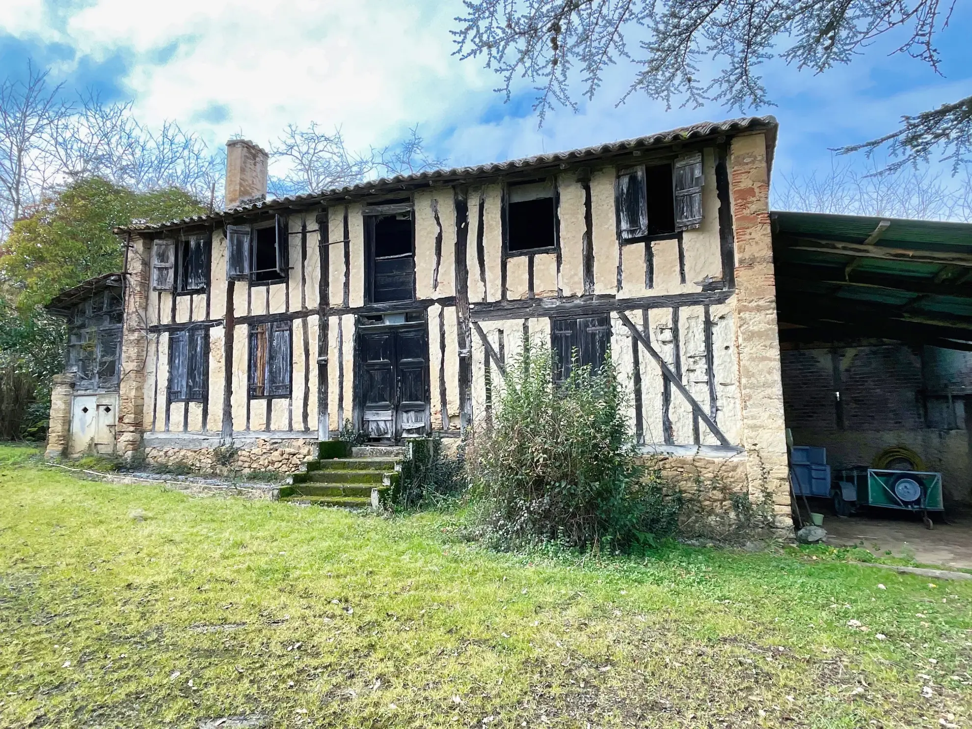 Ensemble Immobilier Unique à Aignan - Maison et Fermette 