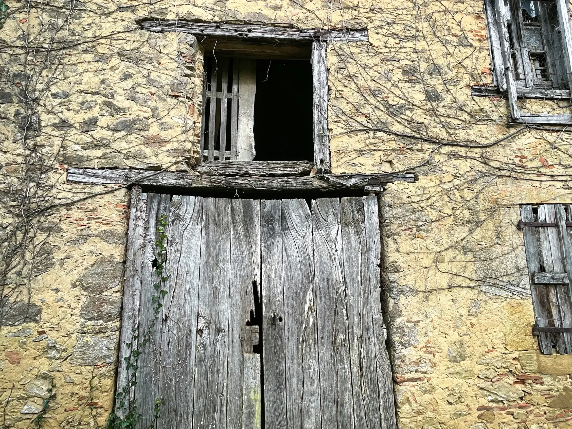 Ensemble Immobilier Unique à Aignan - Maison et Fermette 