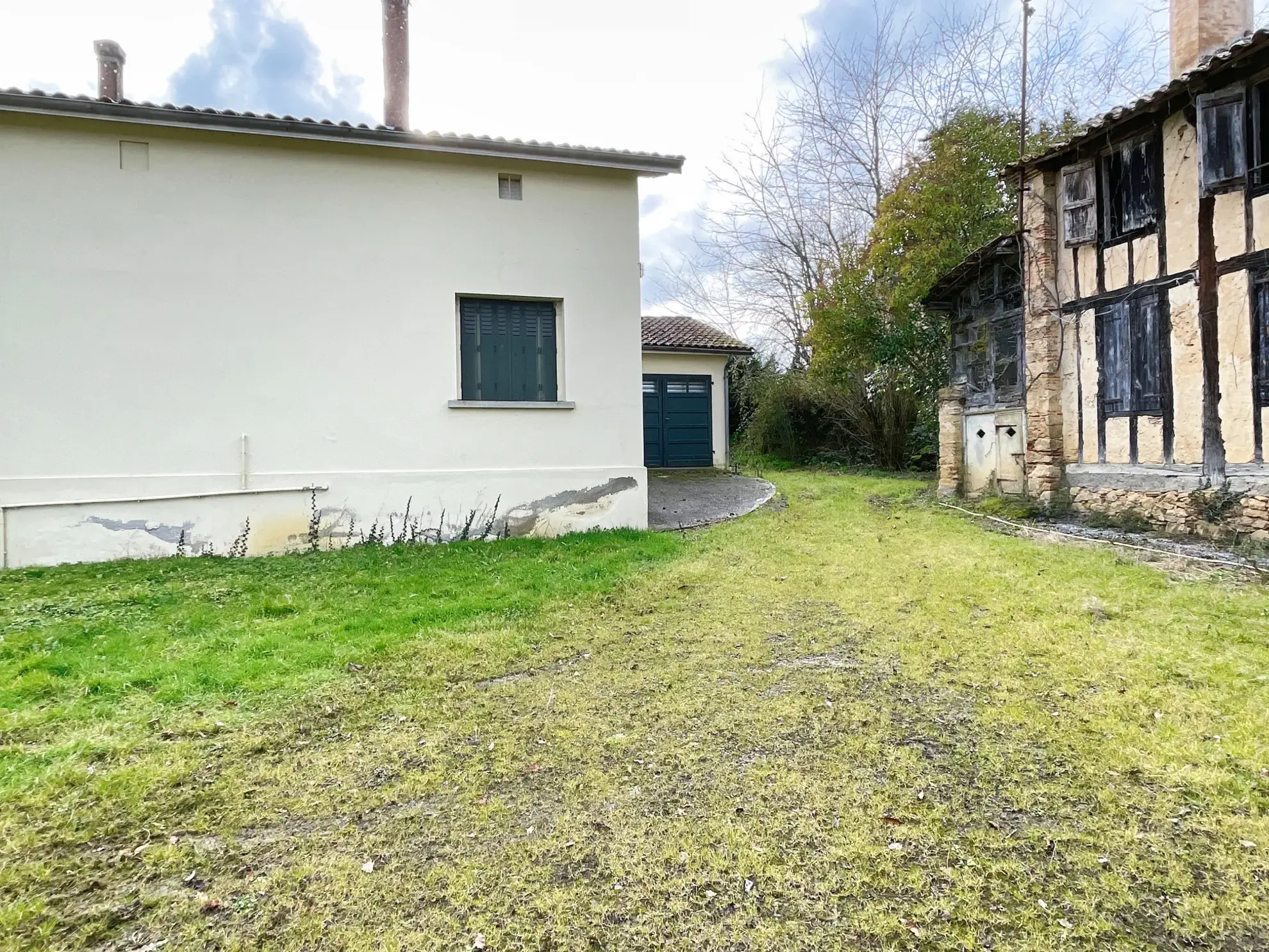 Ensemble Immobilier Unique à Aignan - Maison et Fermette 