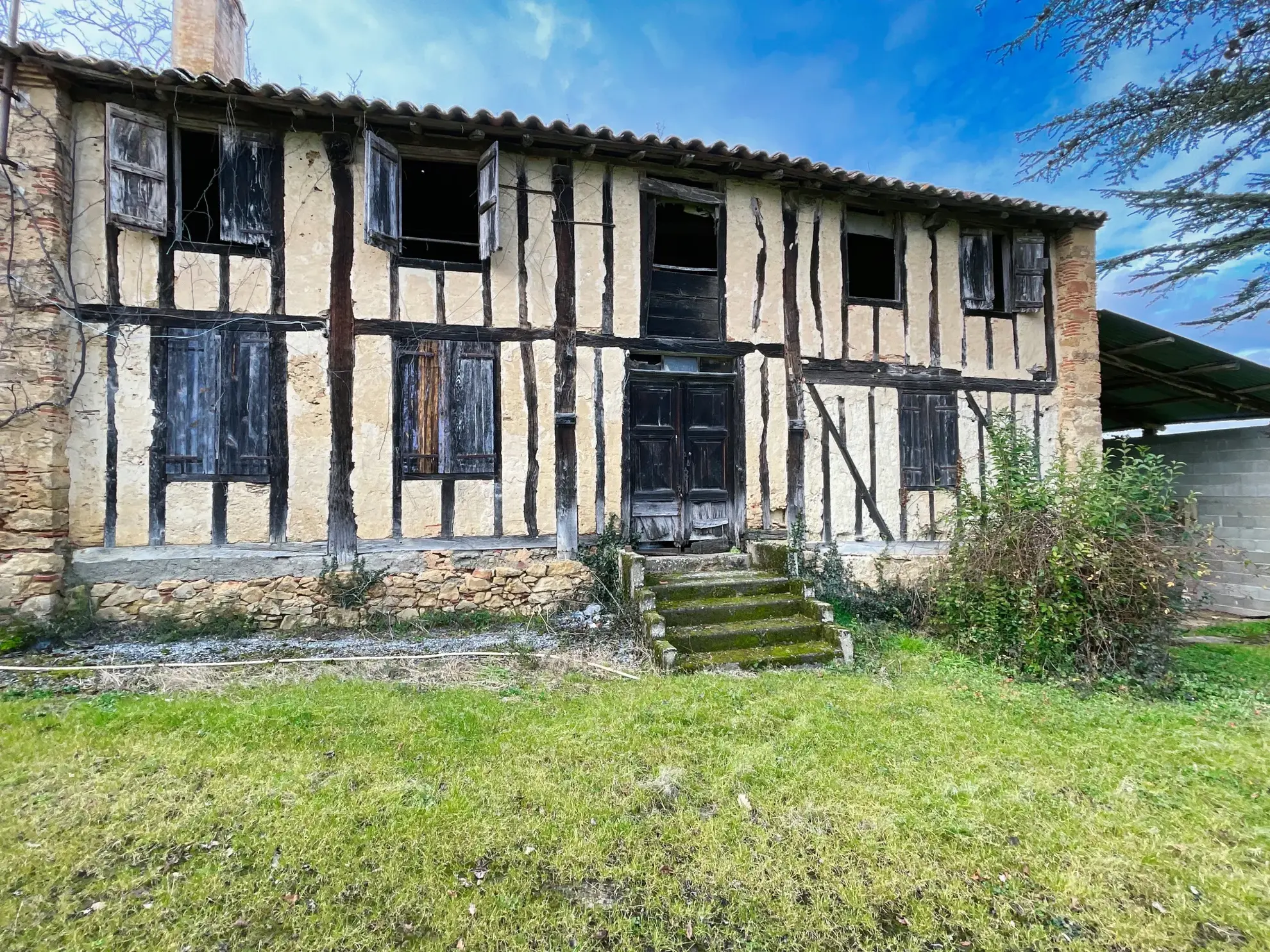 Ensemble Immobilier Unique à Aignan - Maison et Fermette 