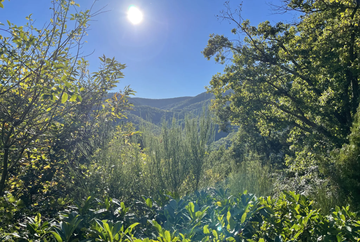 Terrain à bâtir à Las Illas avec vue montagne 