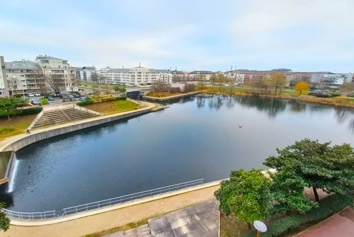 Appartement 4 pièces avec vue sur le lac à Créteil 