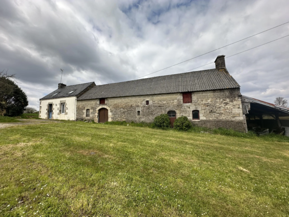 Ensemble Immobilier à Guenin - Maison de Village et Longère à Rénover