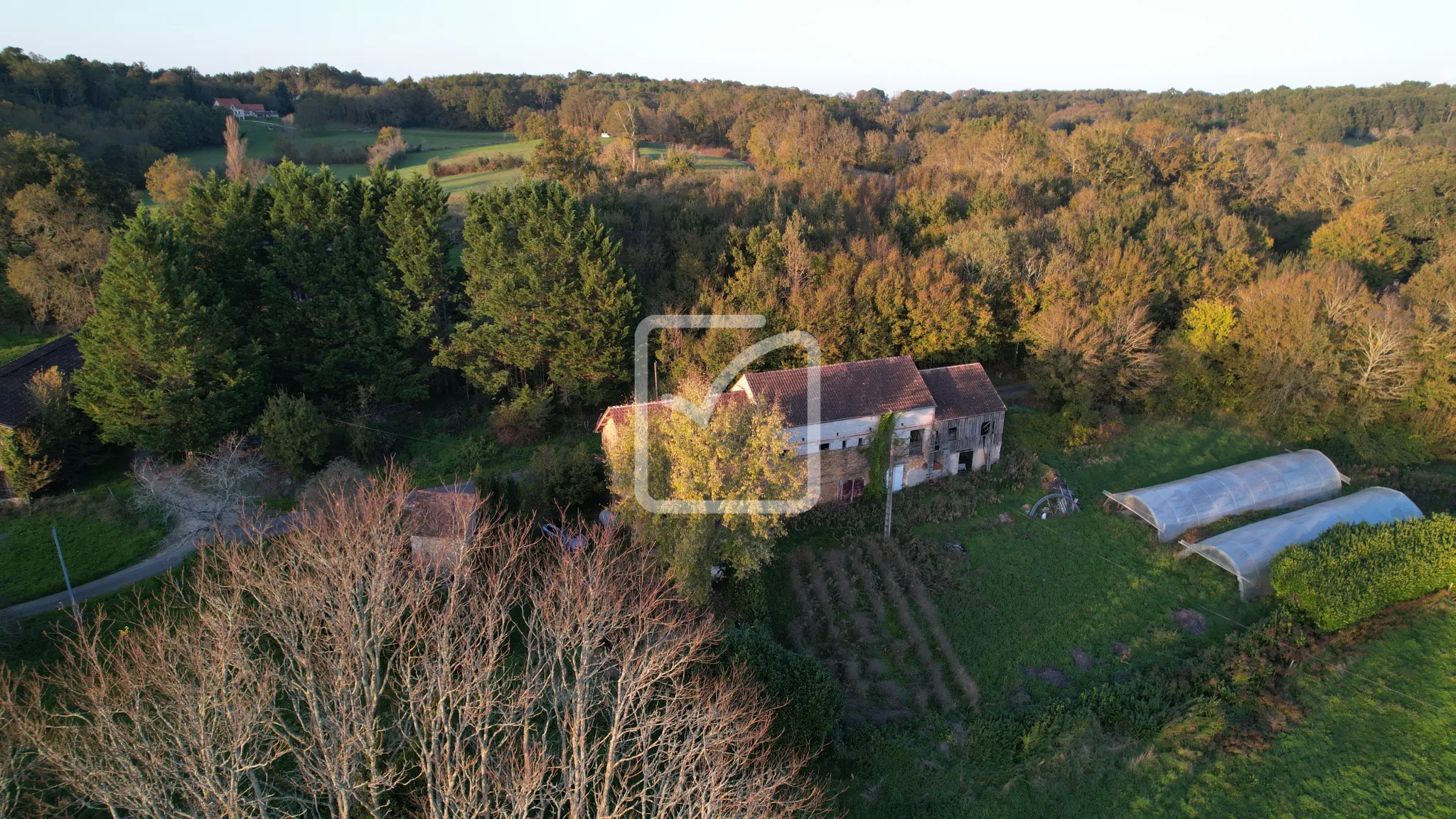 À vendre : Corps de ferme de 7 Ha à Gourdon 