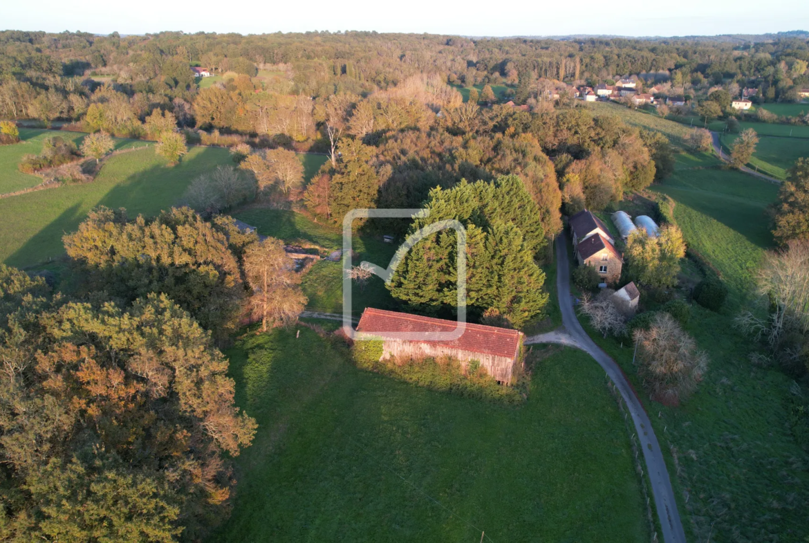 À vendre : Corps de ferme de 7 Ha à Gourdon 