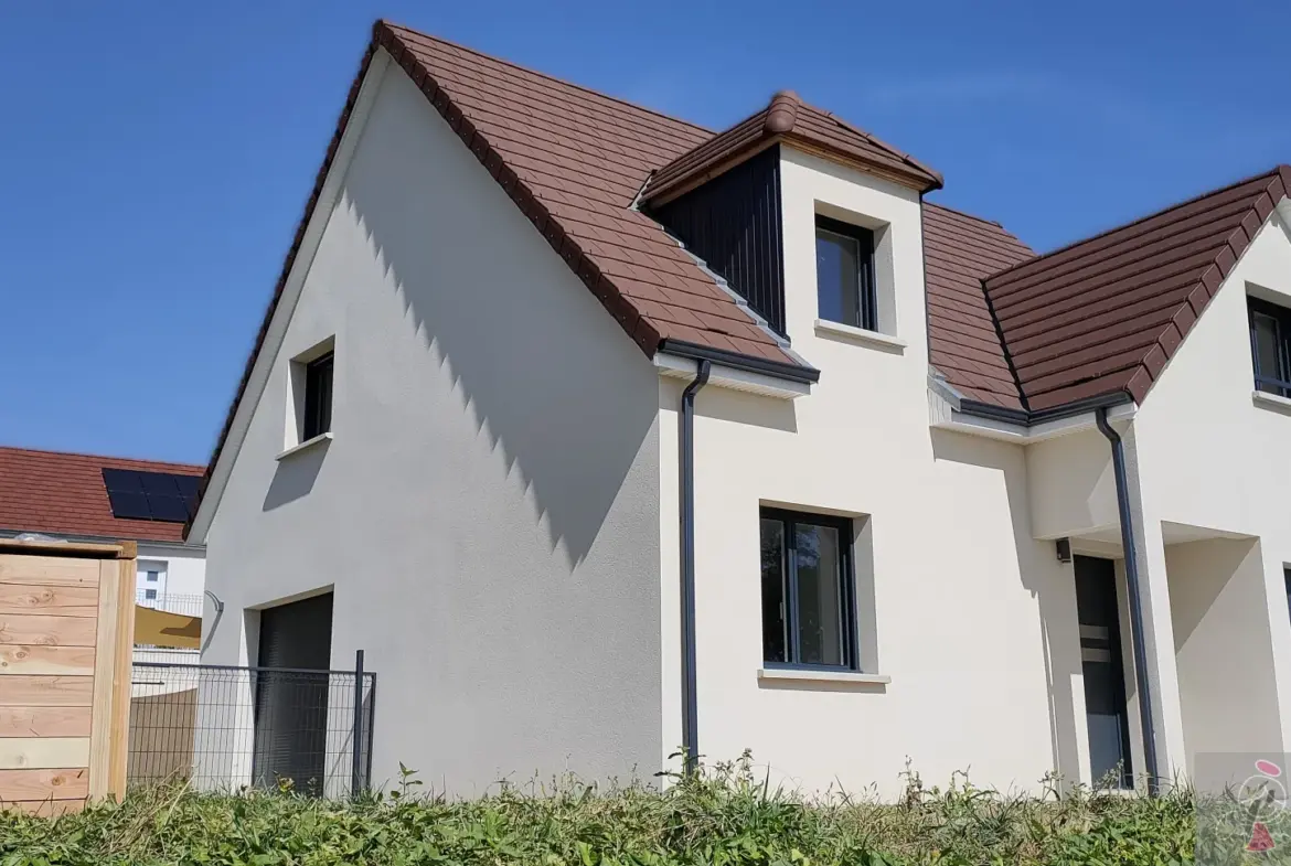 Maison individuelle récente avec piscine à Rochefort sur Nenon 