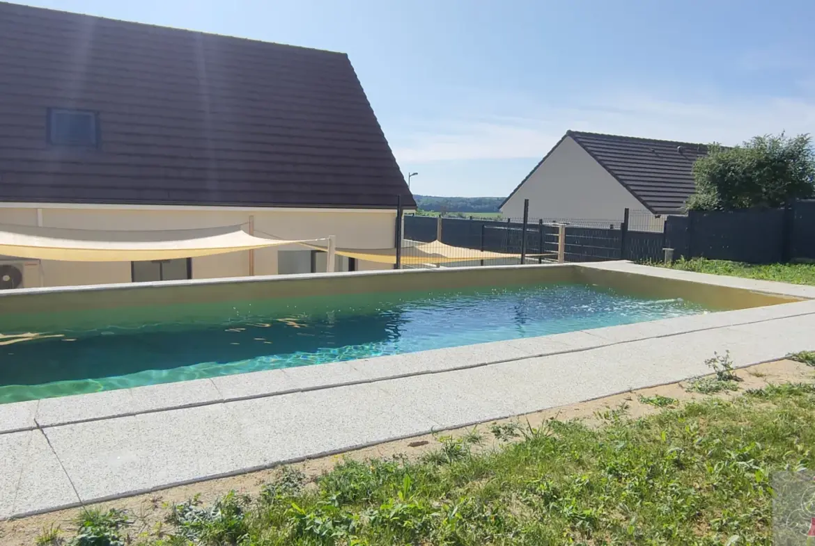 Maison individuelle récente avec piscine à Rochefort sur Nenon 