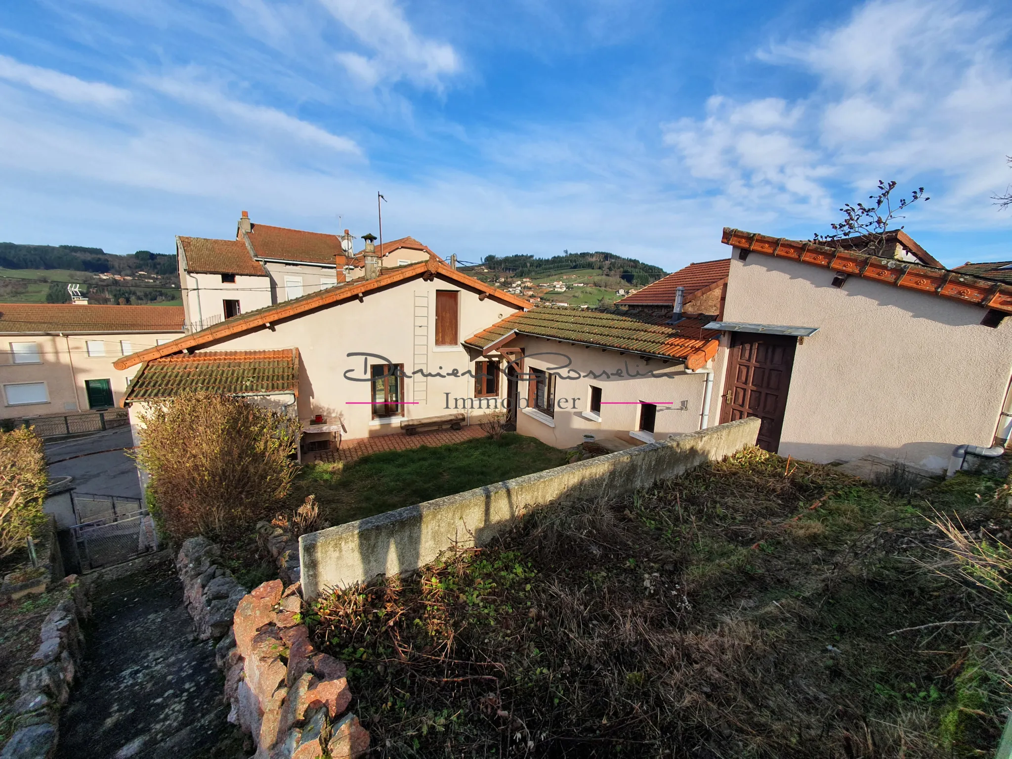 Maison de village avec garage à Cours la Ville - 50 000 EUR 