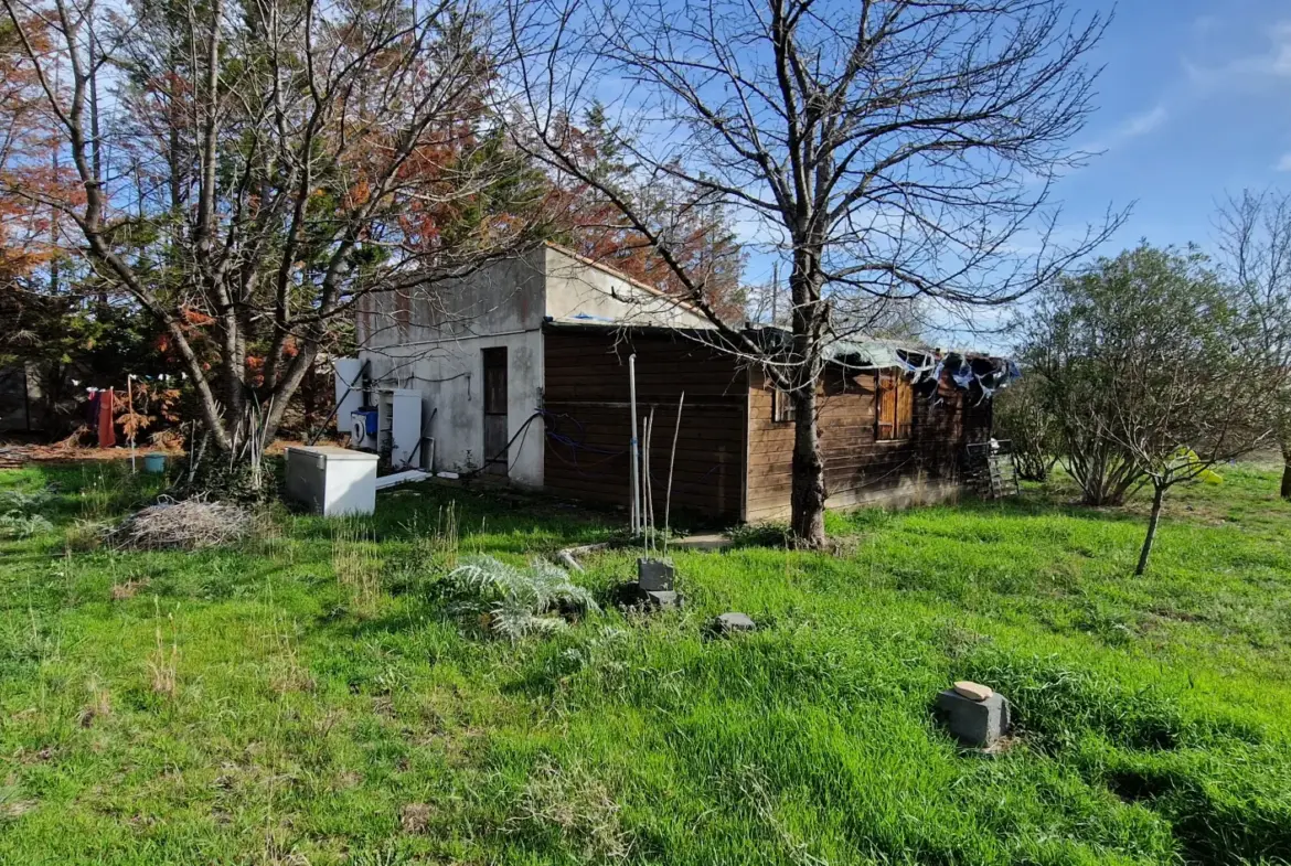 Terrain de loisir à vendre à Vias avec maisonnette 