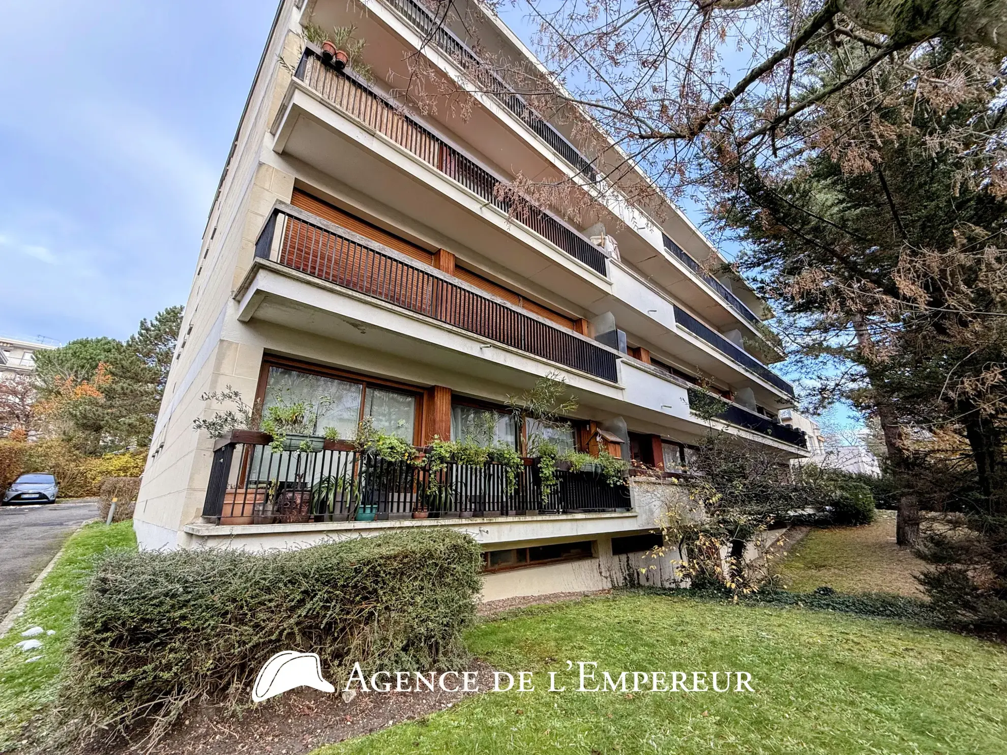 Grand appartement deux-pièces lumineux à Rueil-Malmaison 