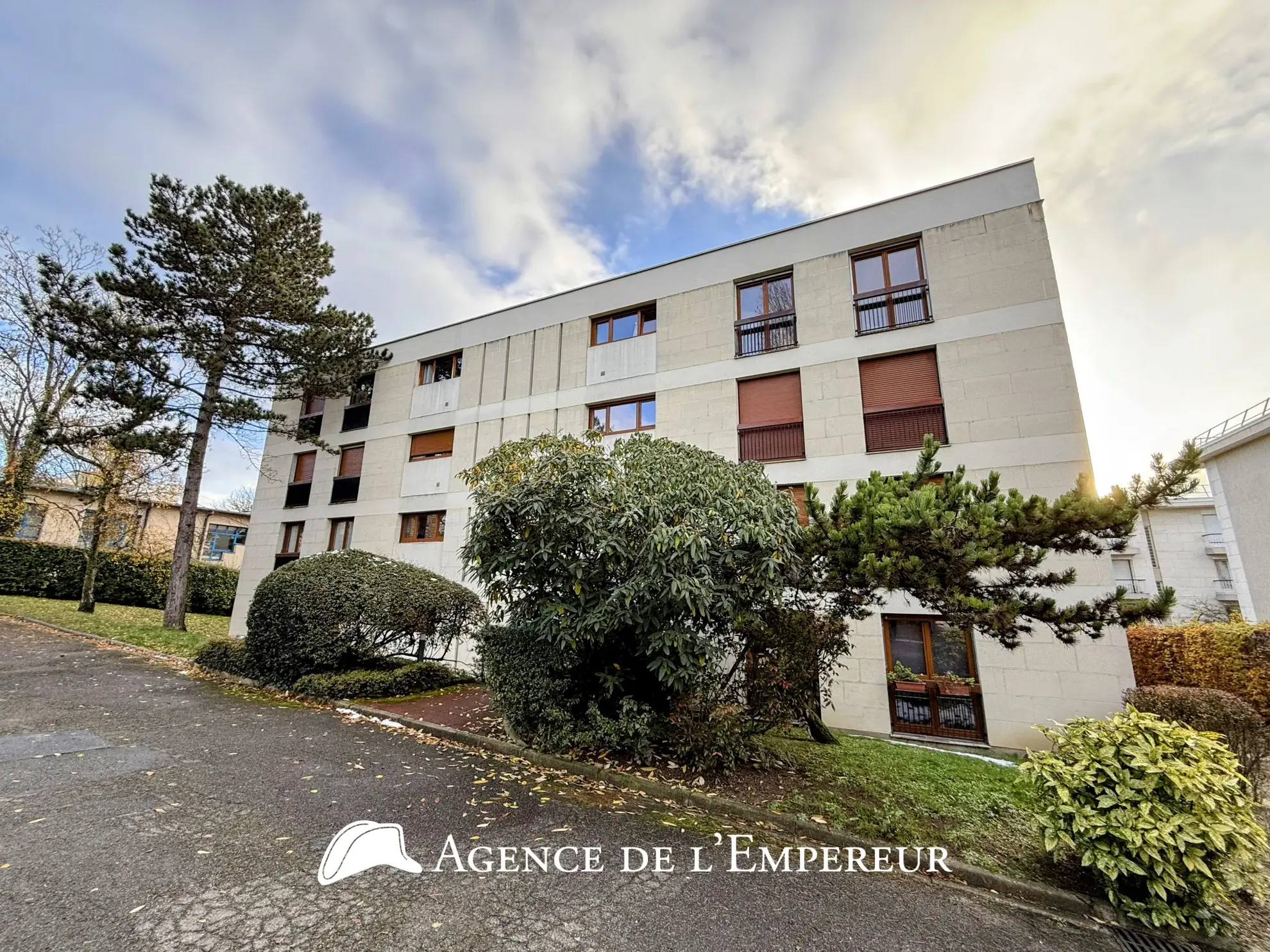 Grand appartement deux-pièces lumineux à Rueil-Malmaison 