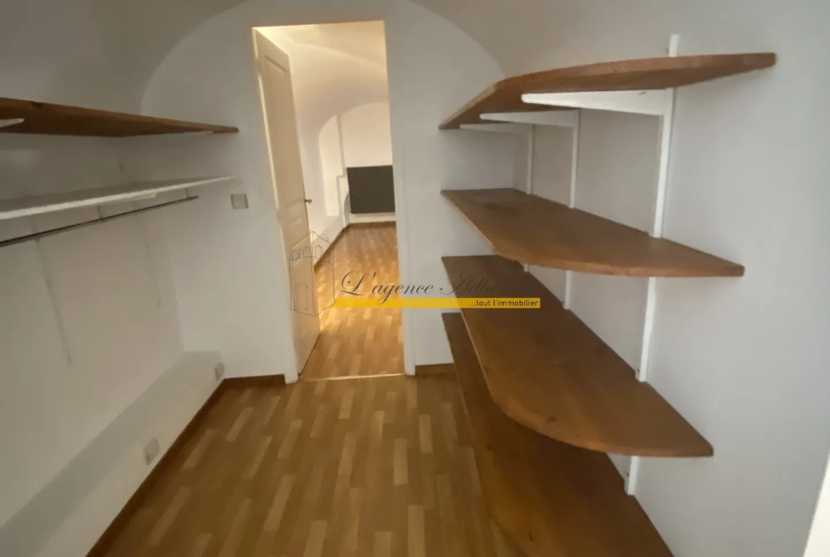 À vendre : Appartement T4 duplex dans l'ancienne abbaye de Maubec, Montélimar 