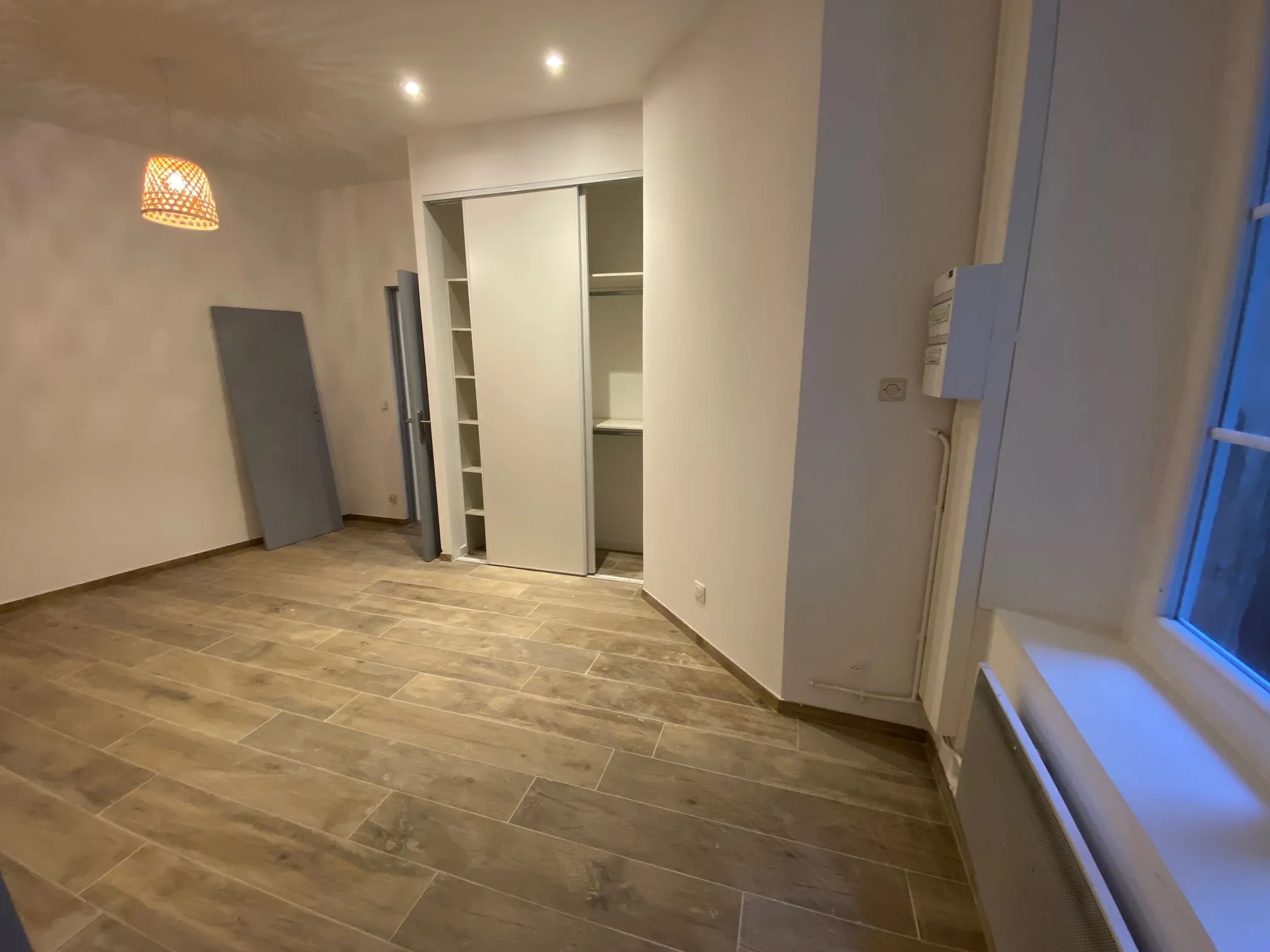 Appartement T2 rénové à Nîmes - Centre historique 