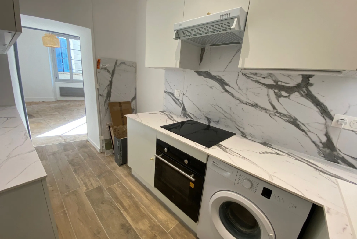 Appartement T2 rénové à Nîmes - Centre historique 