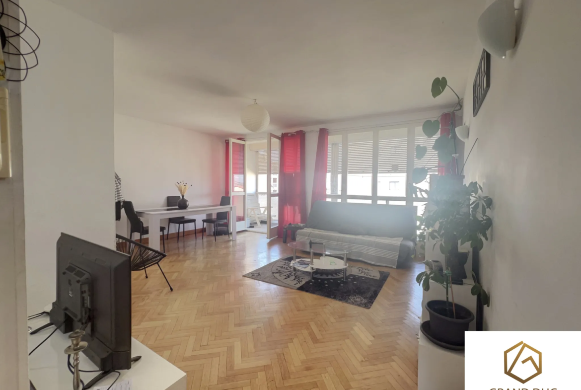 Appartement 3 pièces de 68m2 avec terrasse de 10m2 dans le 4ème, Proche Palais Longchamp 