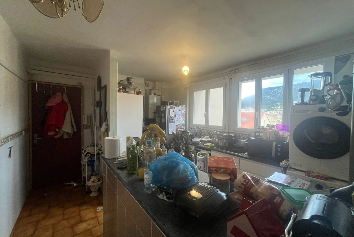 À vendre : Appartement 4 pièces avec balcon à Toulon 