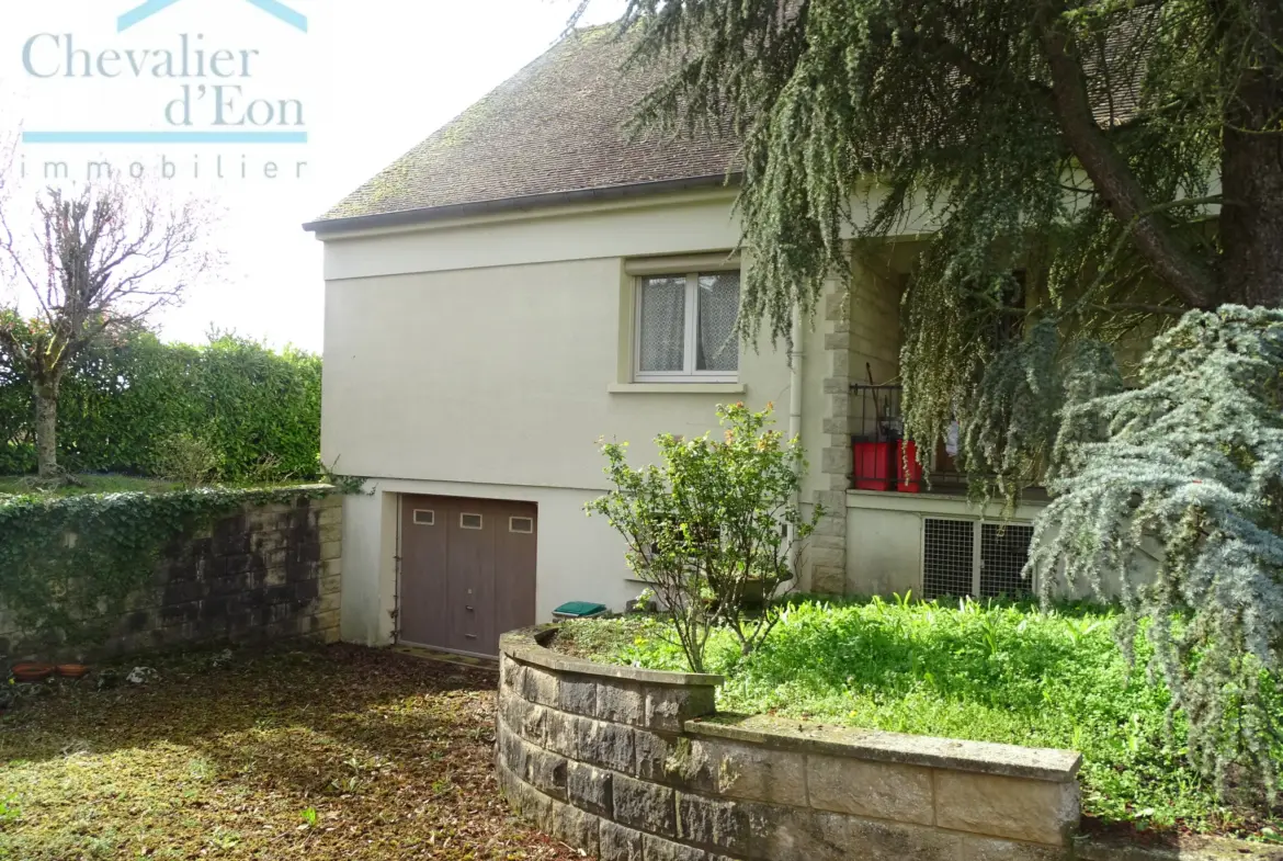 Pavillon familial traditionnel à vendre à Épineuil 