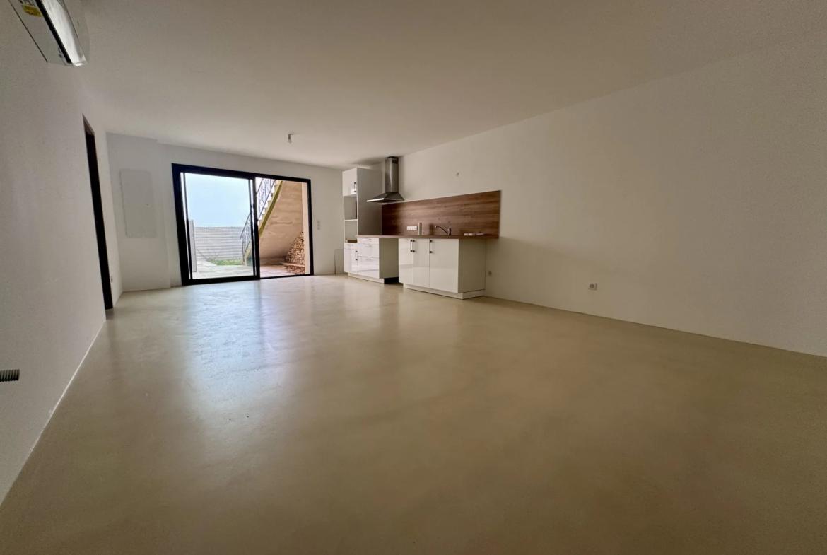 Appartement T3 avec terrasse à vendre sur Joucas 