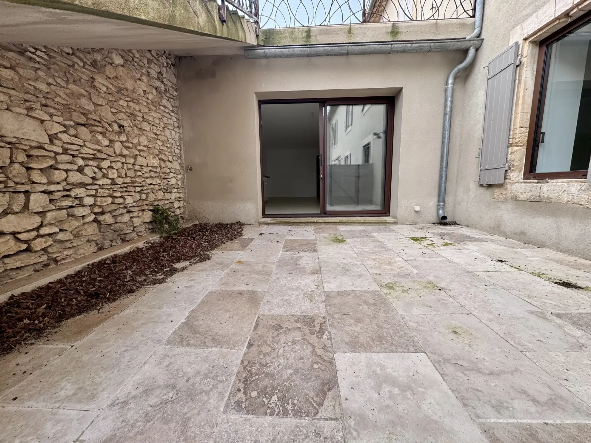 Appartement T3 avec terrasse à vendre sur Joucas 