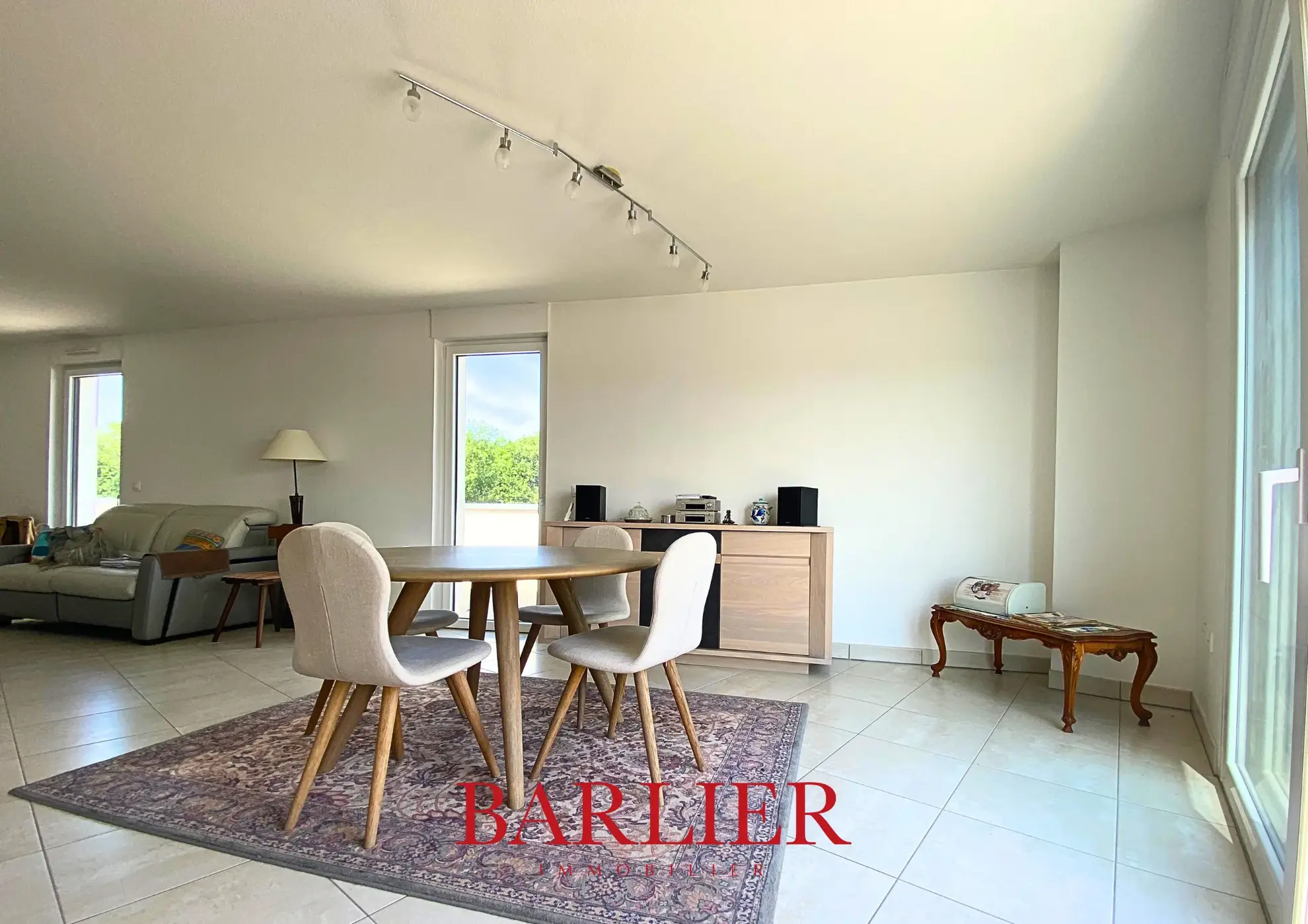 À vendre : Appartement 2 pièces avec terrasse panoramique à Hoenheim 