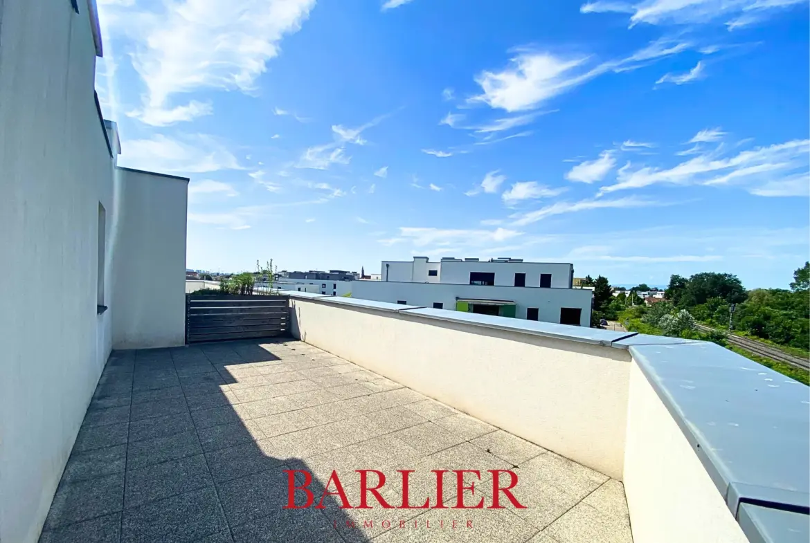 À vendre : Appartement 2 pièces avec terrasse panoramique à Hoenheim 