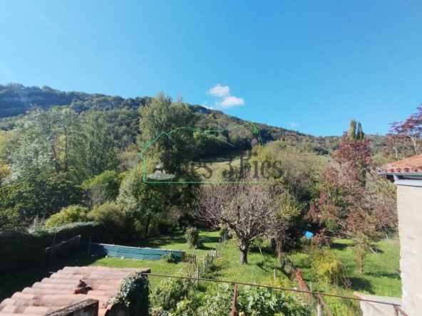 Maison de village de 130 m² avec jardin et garage au Mas d'Azil