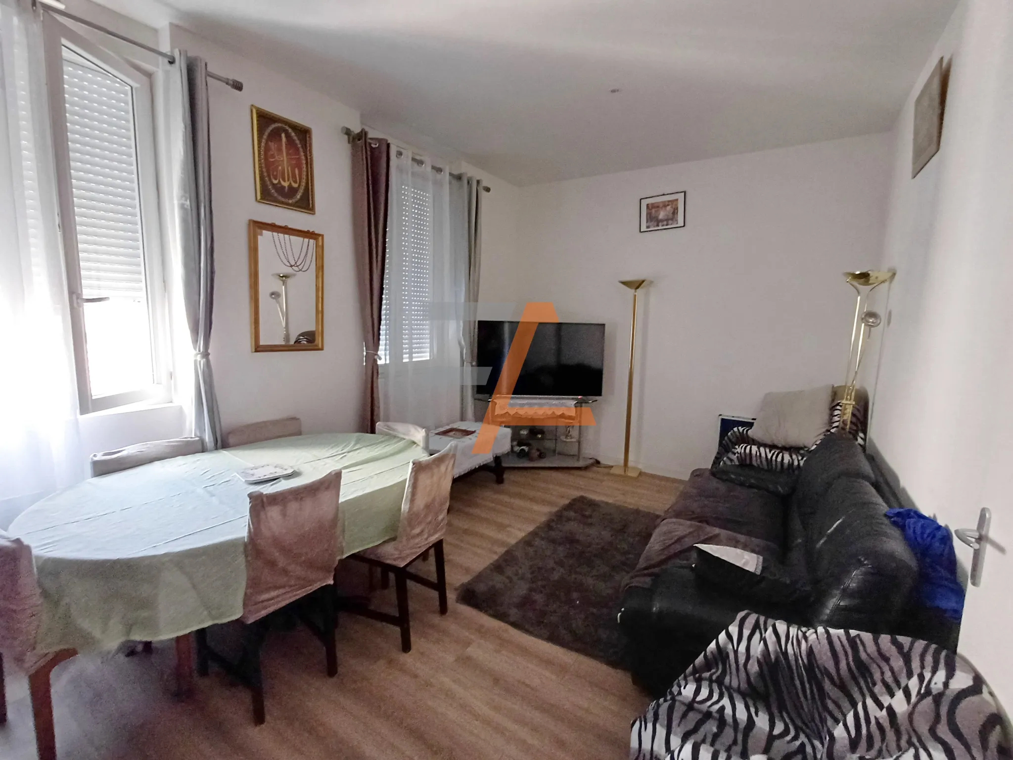 Immeuble à vendre au Crêt de Roch, 2 appartements 