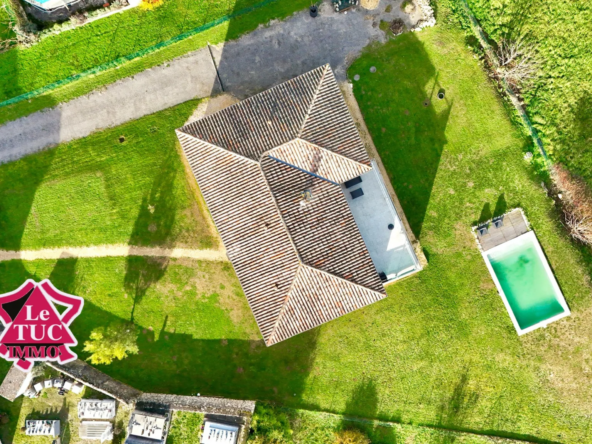 Maison contemporaine avec piscine chauffée à Massoules