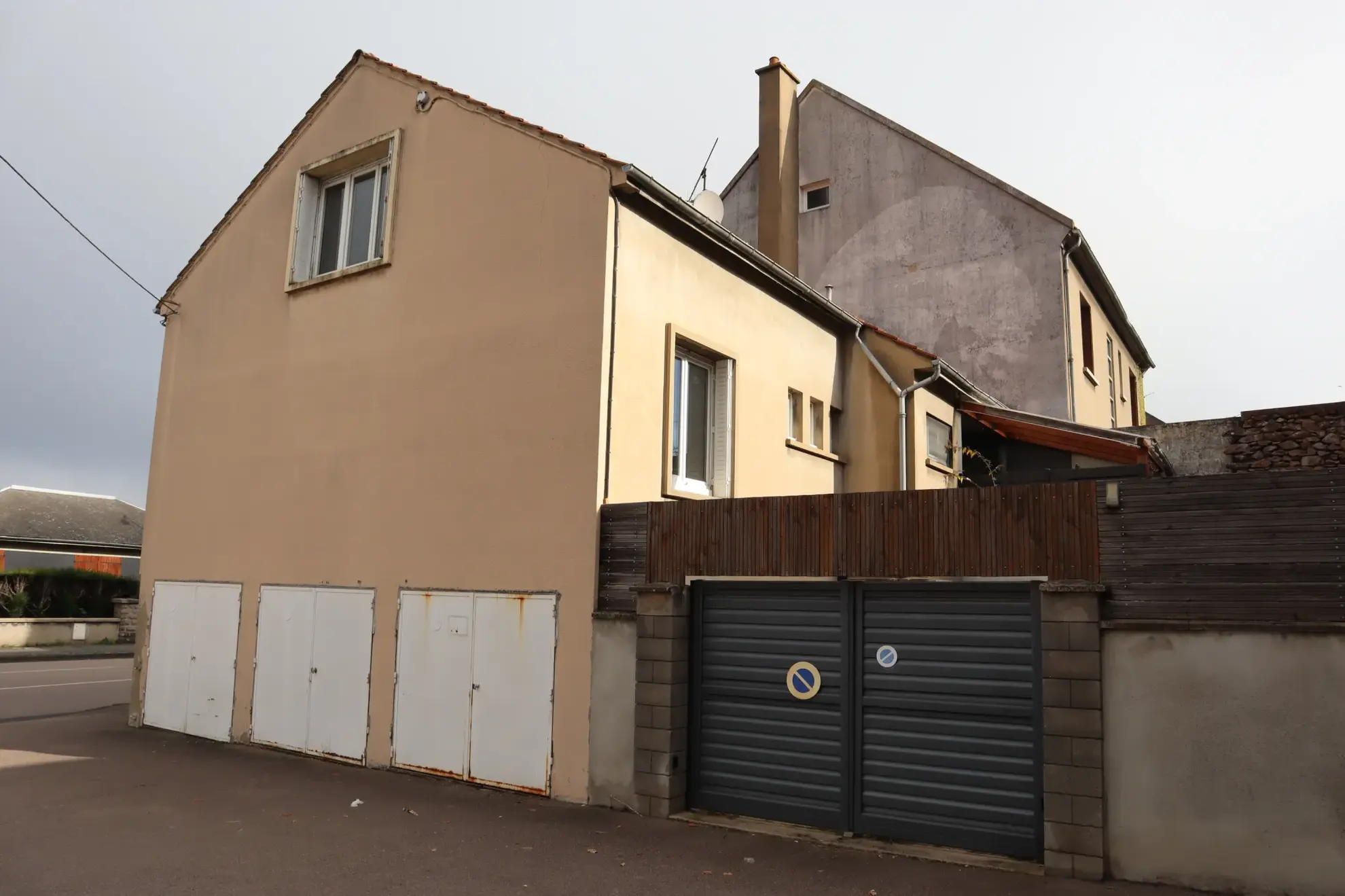 Maison spacieuse sur sous-sol à vendre à Autun 