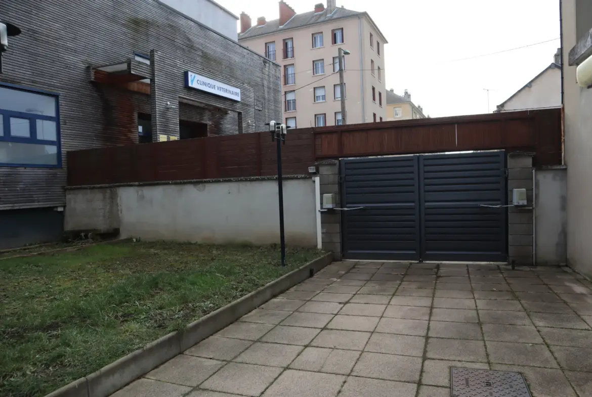 Maison spacieuse sur sous-sol à vendre à Autun 