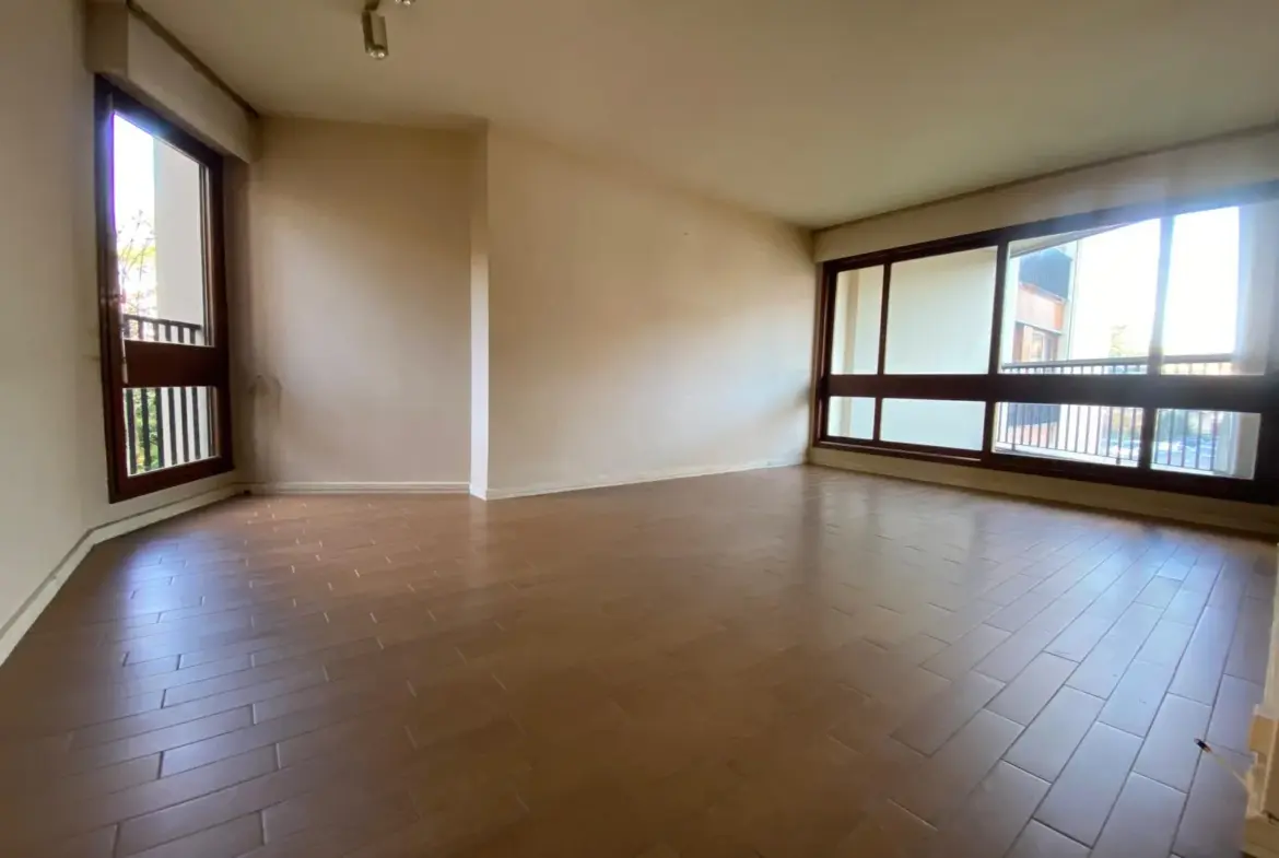 À vendre : Appartement lumineux à rénover à Le Chesnay 