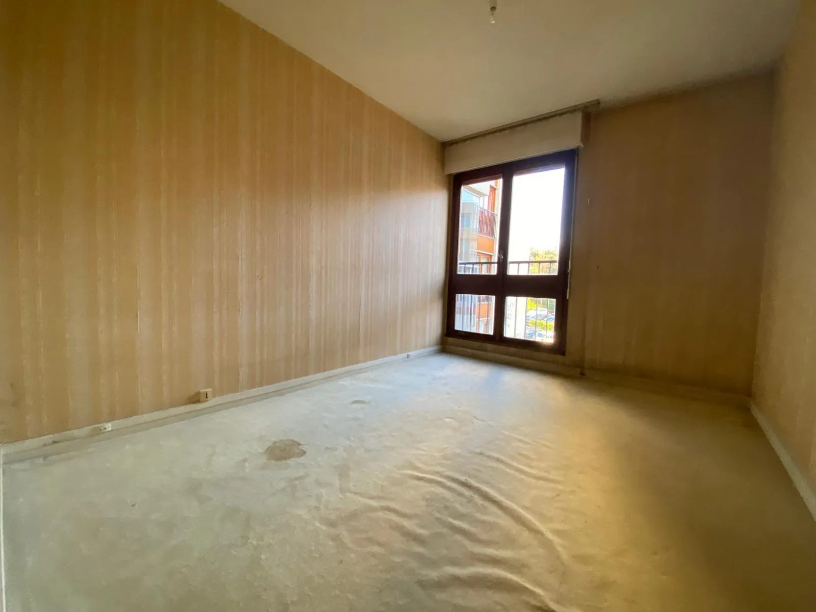 À vendre : Appartement lumineux à rénover à Le Chesnay 