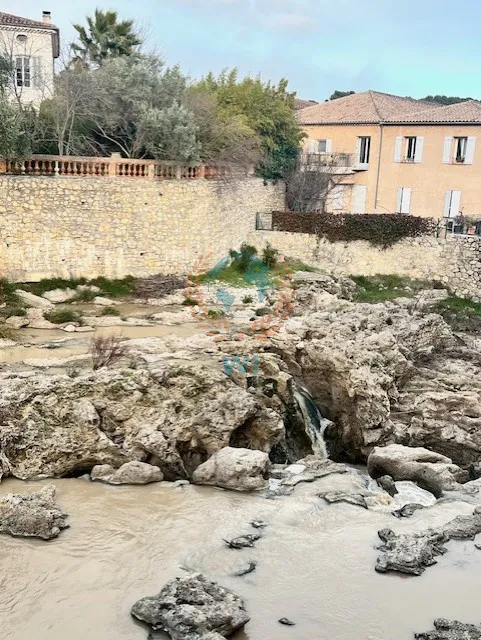 Grand appartement de 120 m² à aménager à Trans-en-Provence 