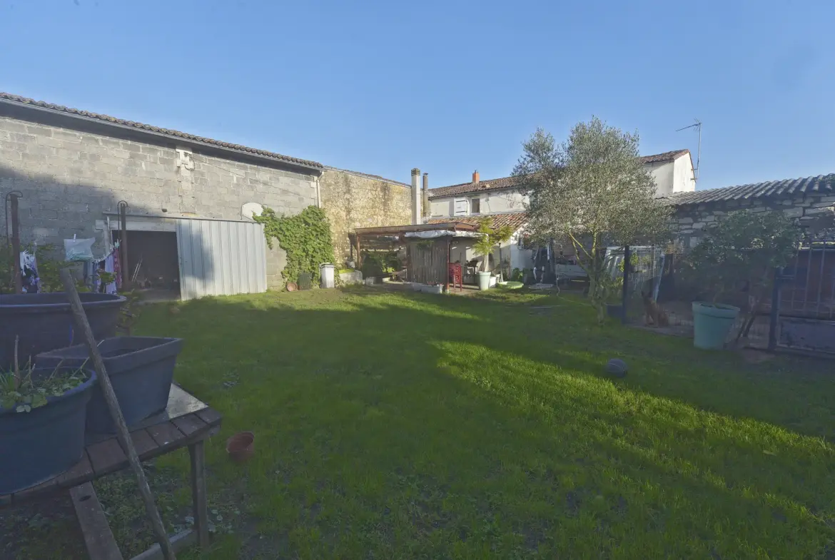 Grande Maison Charentaise à Nieulle sur Seudre à vendre 