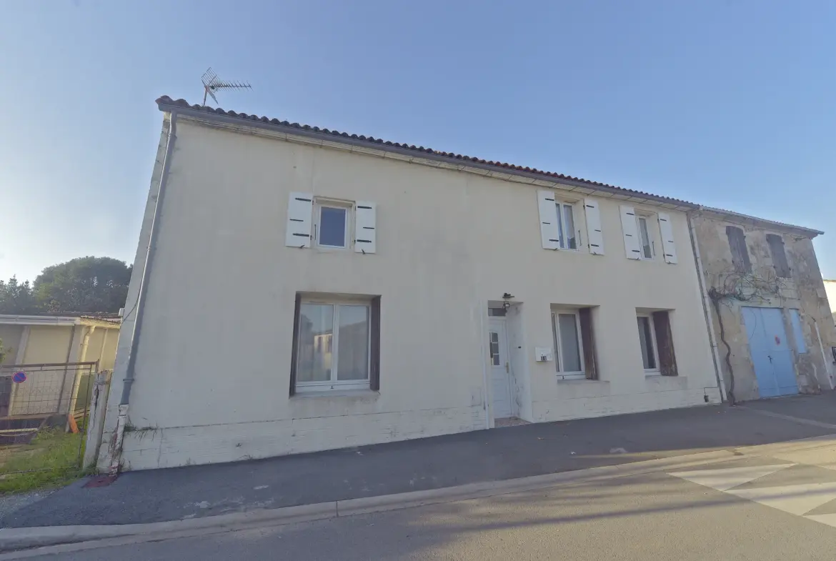 Grande Maison Charentaise à Nieulle sur Seudre à vendre 