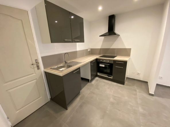 Appartement T2 rénové de 44 m² à Nîmes centre