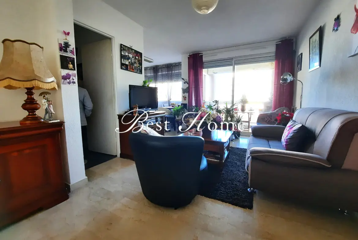 À vendre : Appartement type 2 avec terrasse et parking à Nîmes 