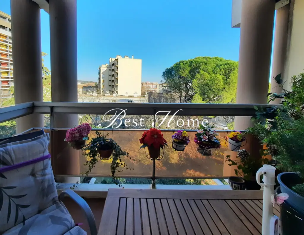 À vendre : Appartement type 2 avec terrasse et parking à Nîmes