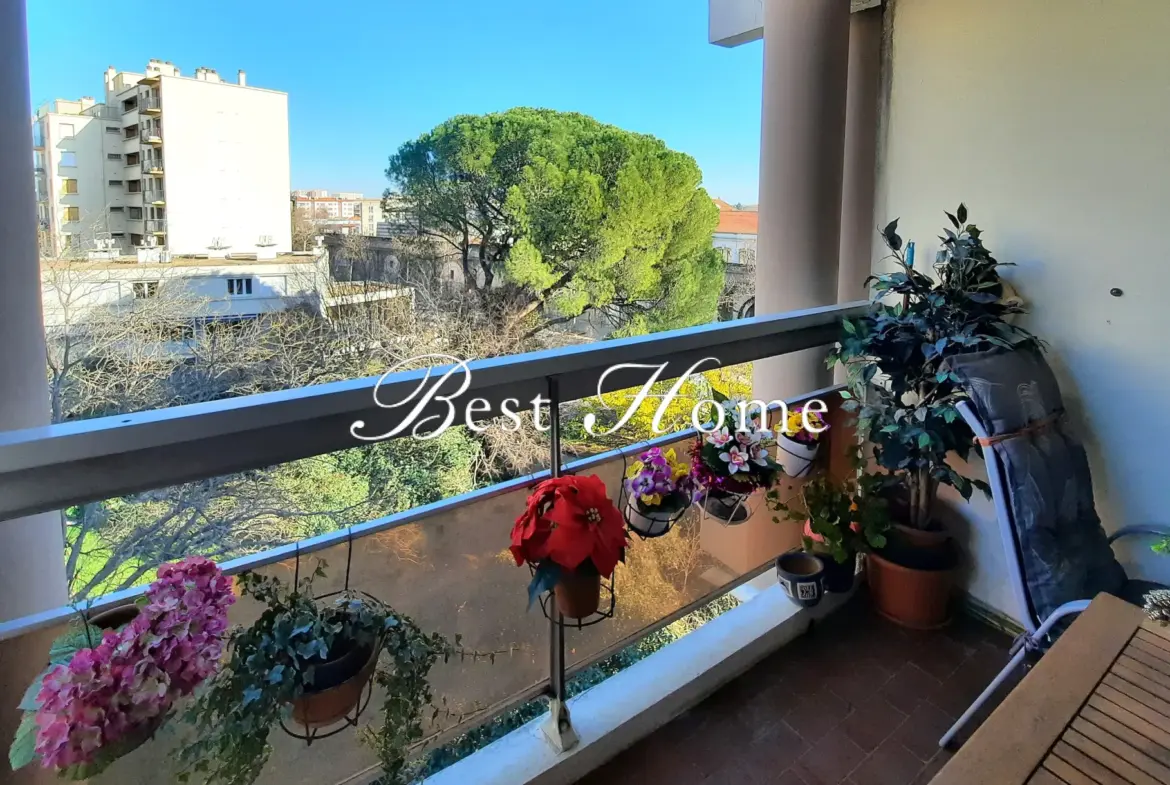 À vendre : Appartement type 2 avec terrasse et parking à Nîmes 