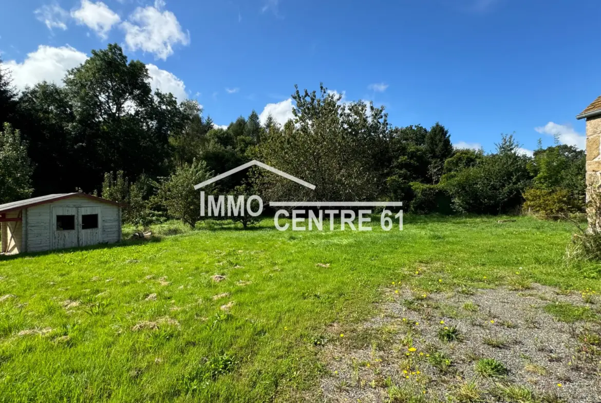 Maison de campagne à Carrouges sur 1725 m² de terrain 