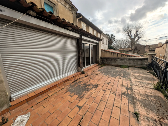 Immeuble avec Local commercial et Appartement T4 à Lezignan Corbieres