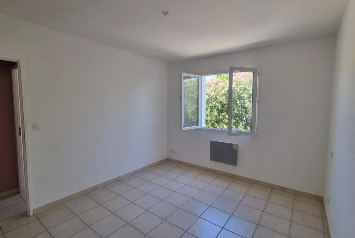 Immeuble avec Local commercial et Appartement T4 à Lezignan Corbieres 