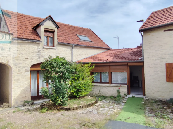 Maison de village FULVY avec jardin et dépendances à vendre