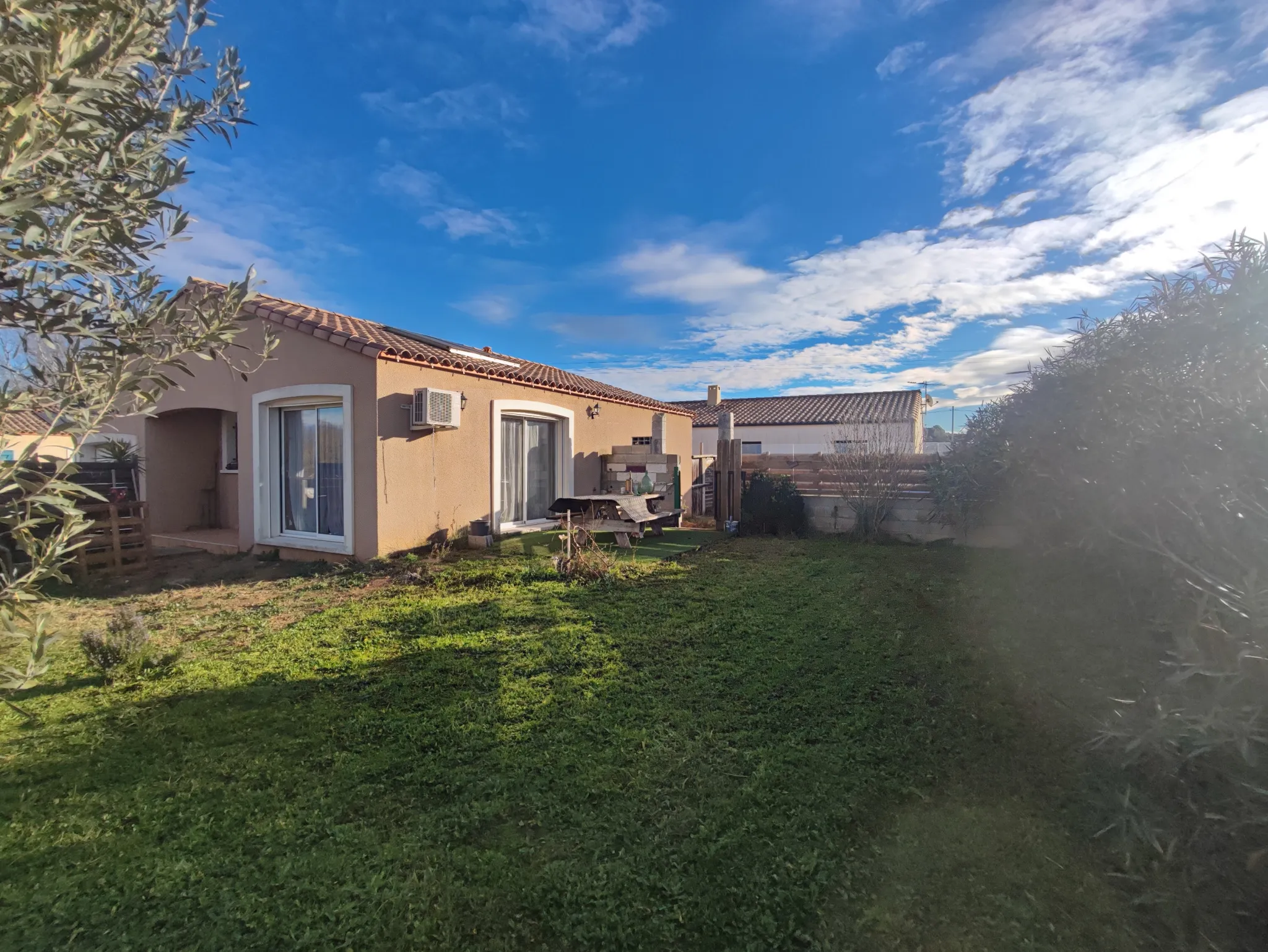 Villa de construction récente avec piscine à Roquecourbe-Minervois 