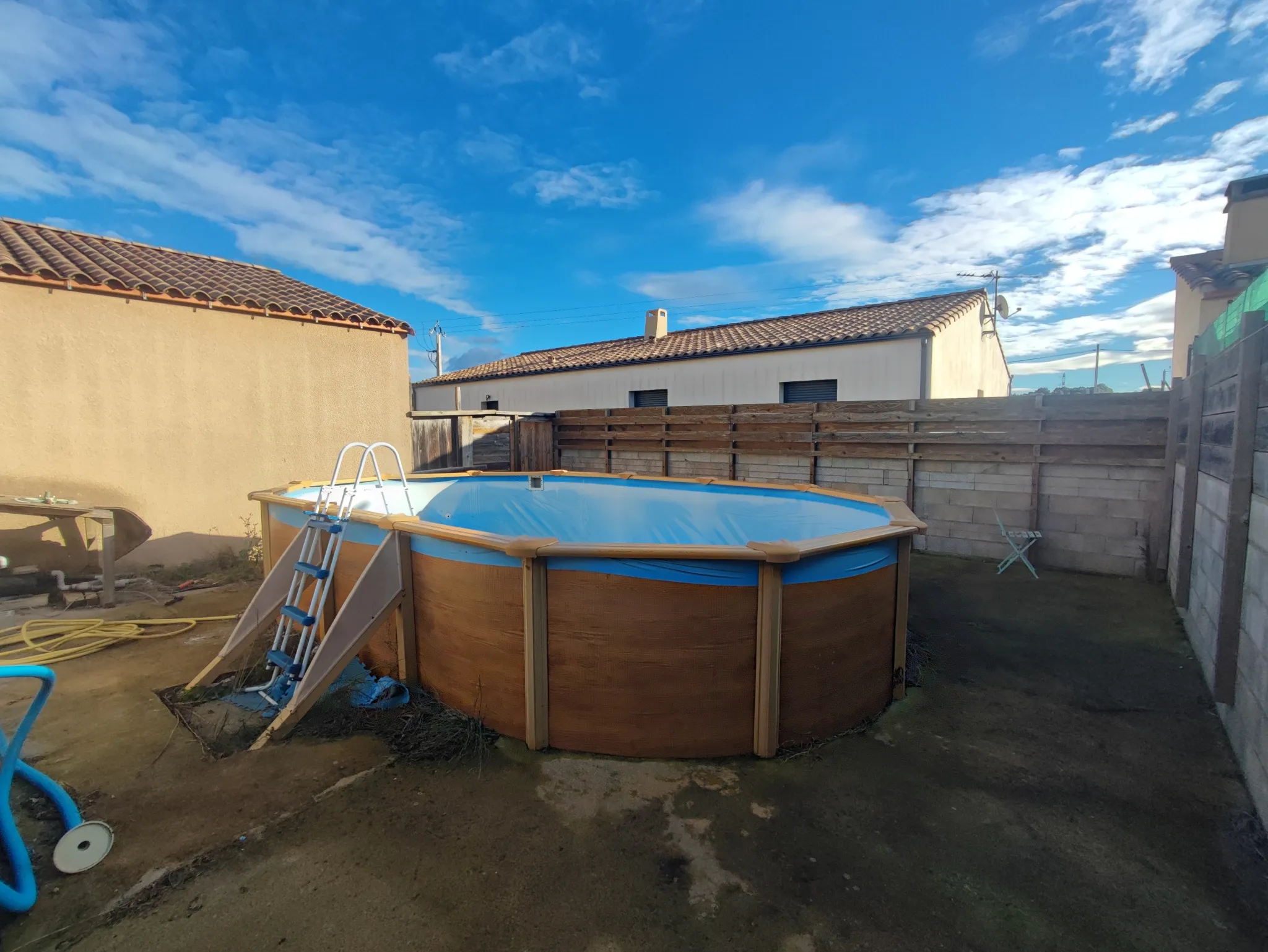 Villa de construction récente avec piscine à Roquecourbe-Minervois 